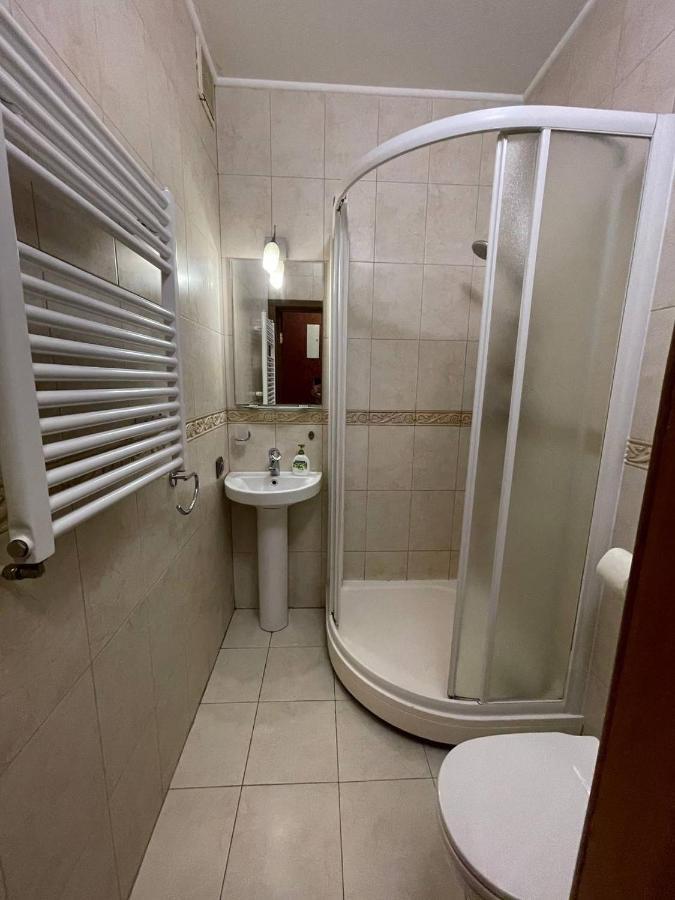 One Bedroom Kreschatik Str 4 Kyiv Exterior photo